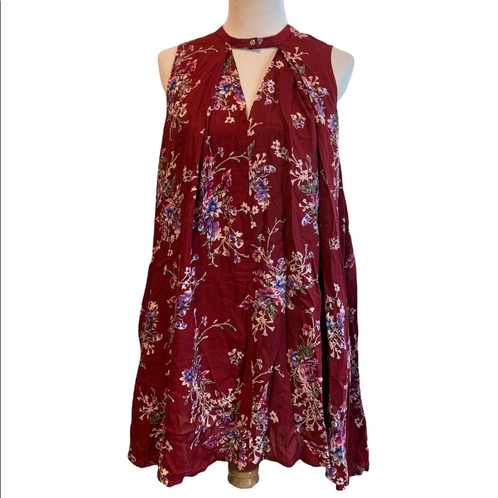 ETWO | Red Floral Print Flowy Halter Style Sleeveless Dress
